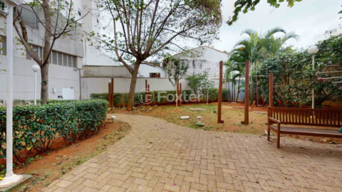 Image 70 - 318451